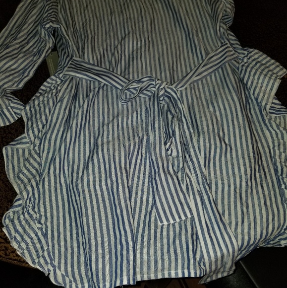 Light Blue and White Blouse - Picture 3 of 4